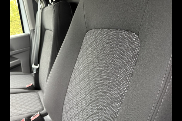 Volkswagen Transporter 2.0 TDI 150 PK STYLE / AUTOMAAT / L1H1 / BPM VRIJ! / ACHTERKLEP / ECC / CRUISE / LANE ASSIST / CAMERA / 3-ZITS