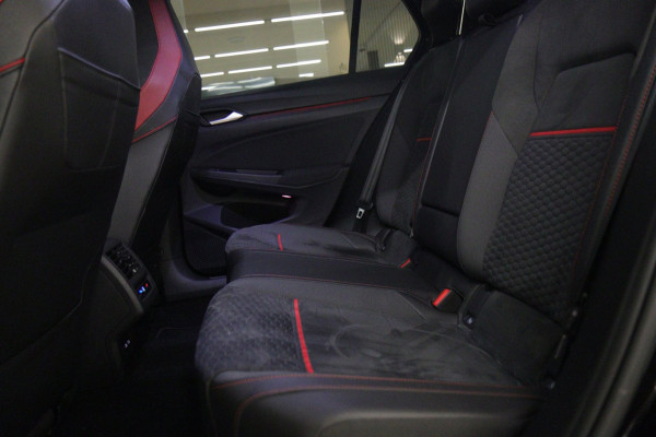 Volkswagen Golf 2.0 TSI GTI CLUBSPORT /PANO/ACC/CAM/CARPLAY/IQ-LIGHT/VOLL