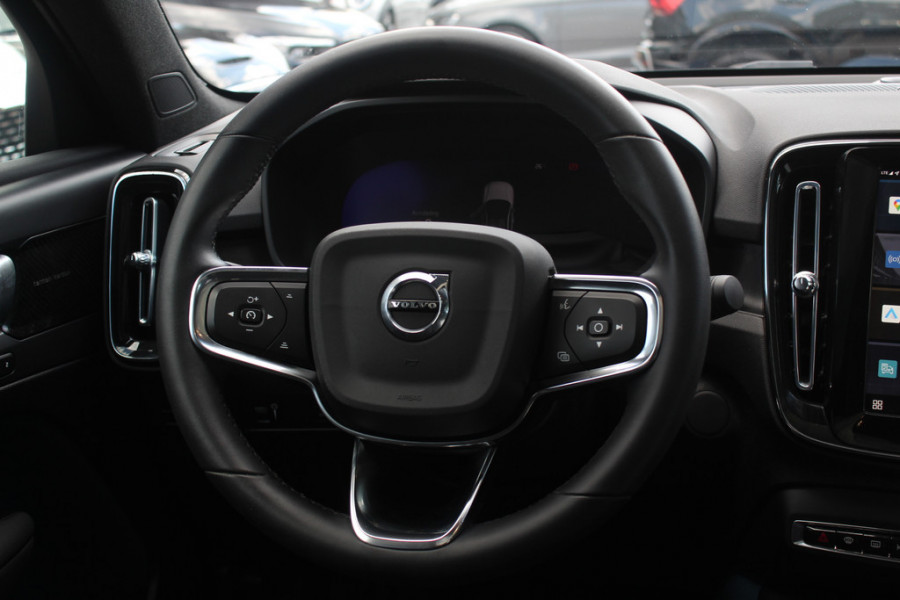 Volvo C40 Single Motor Extended Range Ultimate 82 kWh / SoH 95,6% / Trekhaak / Panoramadak / 360Camera / Half leder / Keyless / 20'' / Harman Kardon / CarPlay / Warmtepomp / Stuur+Stoelverwarming / Dodehoek / DAB / ACC