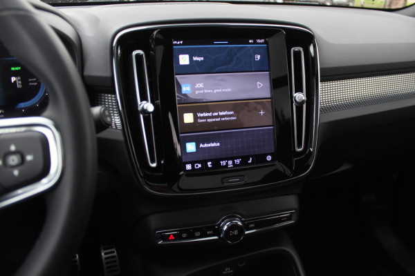 Volvo C40 Single Motor Extended Range Ultimate 82 kWh / SoH 95,6% / Trekhaak / Panoramadak / 360Camera / Half leder / Keyless / 20'' / Harman Kardon / CarPlay / Warmtepomp / Stuur+Stoelverwarming / Dodehoek / DAB / ACC