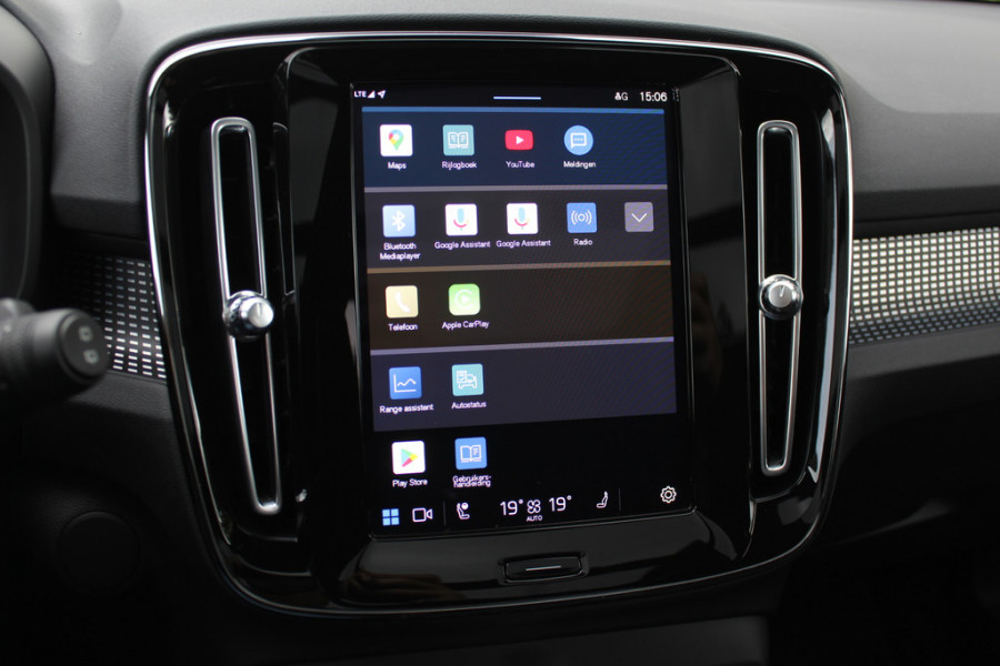 Volvo C40 Single Motor Extended Range Ultimate 82 kWh / SoH 95,6% / Trekhaak / Panoramadak / 360Camera / Half leder / Keyless / 20'' / Harman Kardon / CarPlay / Warmtepomp / Stuur+Stoelverwarming / Dodehoek / DAB / ACC