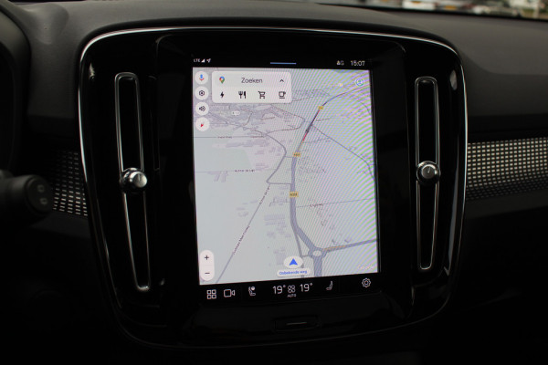 Volvo C40 Single Motor Extended Range Ultimate 82 kWh / SoH 95,6% / Trekhaak / Panoramadak / 360Camera / Half leder / Keyless / 20'' / Harman Kardon / CarPlay / Warmtepomp / Stuur+Stoelverwarming / Dodehoek / DAB / ACC