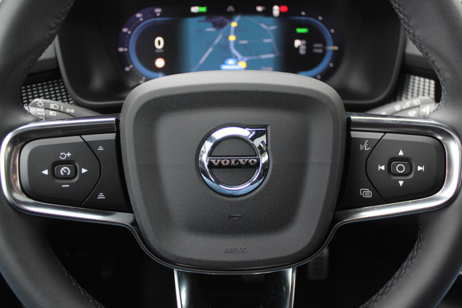 Volvo C40 Single Motor Extended Range Ultimate 82 kWh / SoH 95,6% / Trekhaak / Panoramadak / 360Camera / Half leder / Keyless / 20'' / Harman Kardon / CarPlay / Warmtepomp / Stuur+Stoelverwarming / Dodehoek / DAB / ACC
