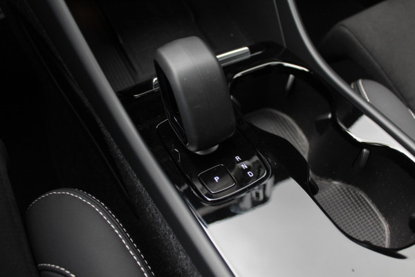 Volvo C40 Single Motor Extended Range Ultimate 82 kWh / SoH 95,6% / Trekhaak / Panoramadak / 360Camera / Half leder / Keyless / 20'' / Harman Kardon / CarPlay / Warmtepomp / Stuur+Stoelverwarming / Dodehoek / DAB / ACC