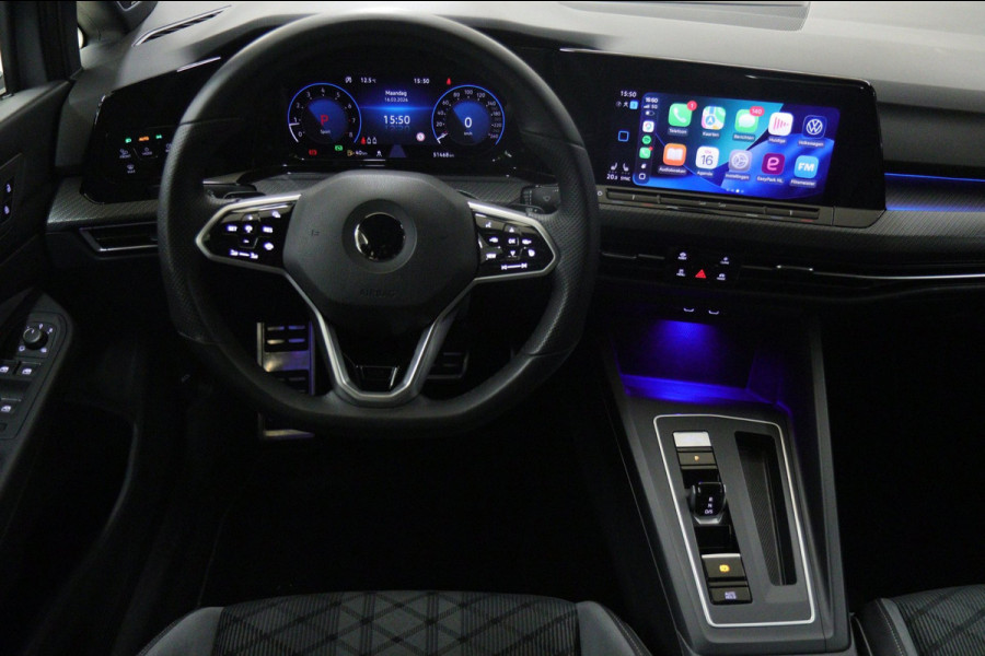 Volkswagen Golf 1.5 eTSI R-Line Pano/HUD/H&K/CAM/BLINDESPOT/BOMVOL