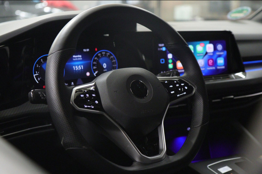 Volkswagen Golf 1.5 eTSI R-Line Pano/HUD/H&K/CAM/BLINDESPOT/BOMVOL