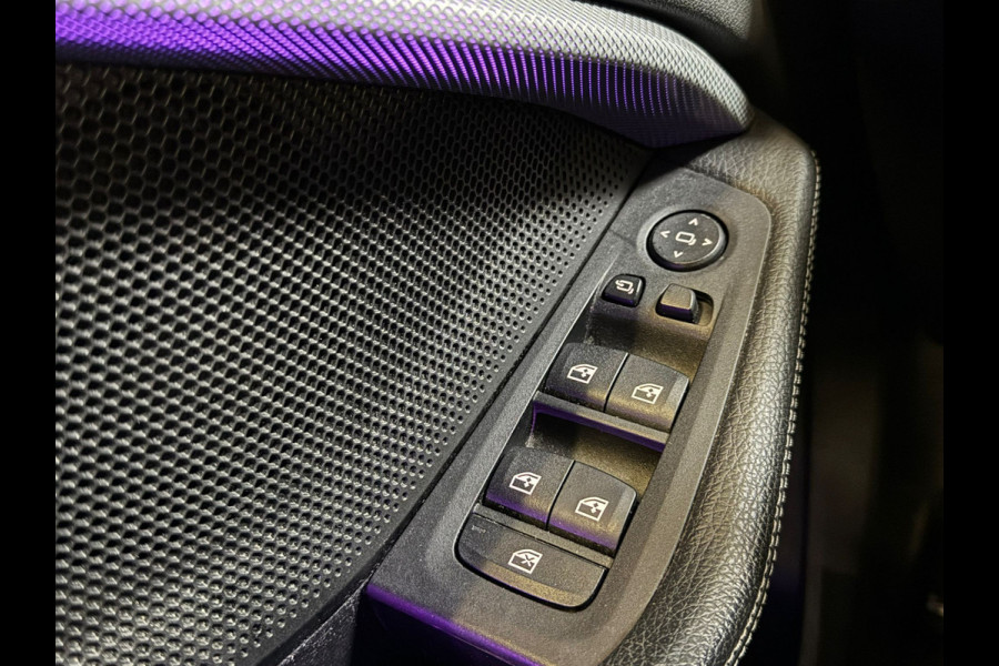 BMW 1-serie 118i 136PK AUT. HIGH EXECUTIVE TREKHAAK/LEDER/PANORAMADAK