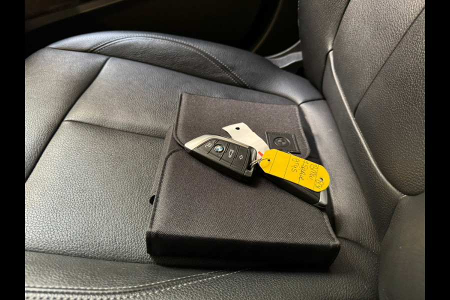 BMW 1-serie 118i 136PK AUT. HIGH EXECUTIVE TREKHAAK/LEDER/PANORAMADAK