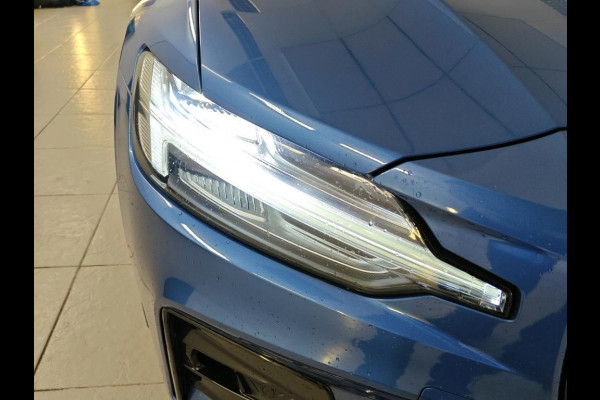 Volvo V60 2.0 B3 R-Design NL-AUTO | R-DESIGN | TREKHAAK