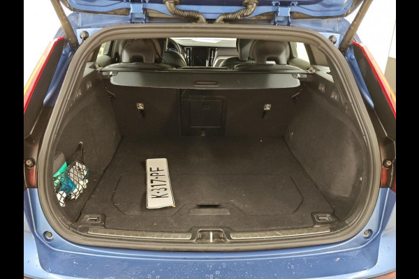 Volvo V60 2.0 B3 R-Design NL-AUTO | R-DESIGN | TREKHAAK