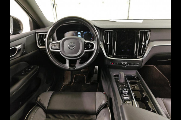 Volvo V60 2.0 B3 R-Design NL-AUTO | R-DESIGN | TREKHAAK