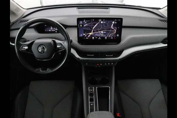 Škoda ENYAQ iV 60 | Trekhaak | Half leder | Carplay | Navigatie | Full LED | 19'' | Cruise control | Sfeerverlichting | Parkeerhulp | Climate control