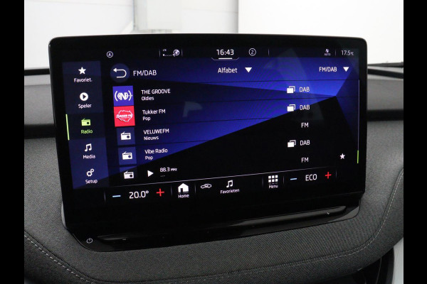 Škoda ENYAQ iV 60 | Trekhaak | Half leder | Carplay | Navigatie | Full LED | 19'' | Cruise control | Sfeerverlichting | Parkeerhulp | Climate control