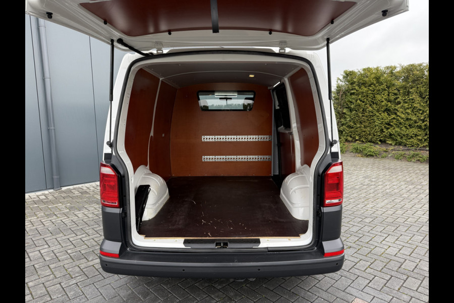 Volkswagen Transporter 2.0 TDI 102 PK / L1H1 / 1e EIG. / ACHTERKLEP / AIRCO / CRUISE / CAMERA / VERWARMDE VOORRUIT