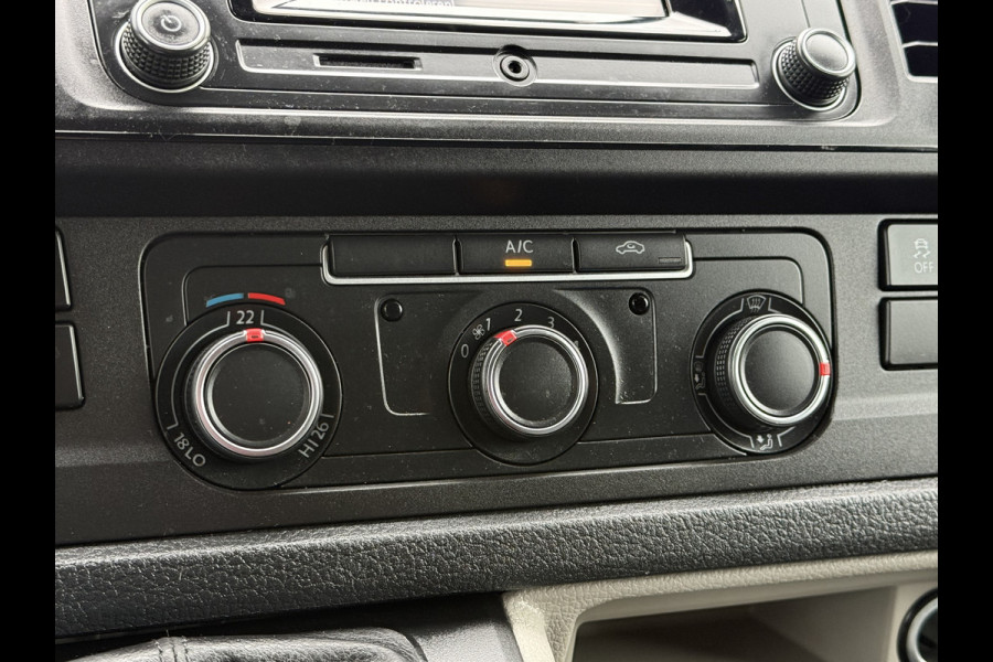 Volkswagen Transporter 2.0 TDI 102 PK / L1H1 / 1e EIG. / ACHTERKLEP / AIRCO / CRUISE / CAMERA / VERWARMDE VOORRUIT