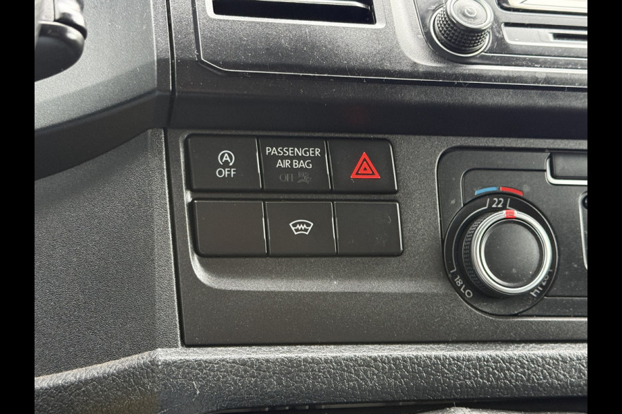 Volkswagen Transporter 2.0 TDI 102 PK / L1H1 / 1e EIG. / ACHTERKLEP / AIRCO / CRUISE / CAMERA / VERWARMDE VOORRUIT