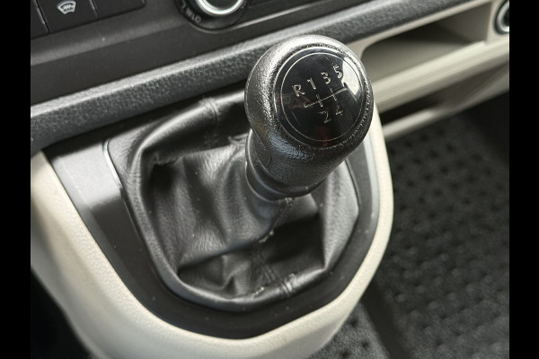 Volkswagen Transporter 2.0 TDI 102 PK / L1H1 / 1e EIG. / ACHTERKLEP / AIRCO / CRUISE / CAMERA / VERWARMDE VOORRUIT