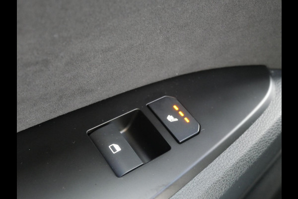 Kia Sportage 1.6 T-GDi Hybrid GT-Line | Schuifkanteldak | Stoel en stuurverwarming | PDC |