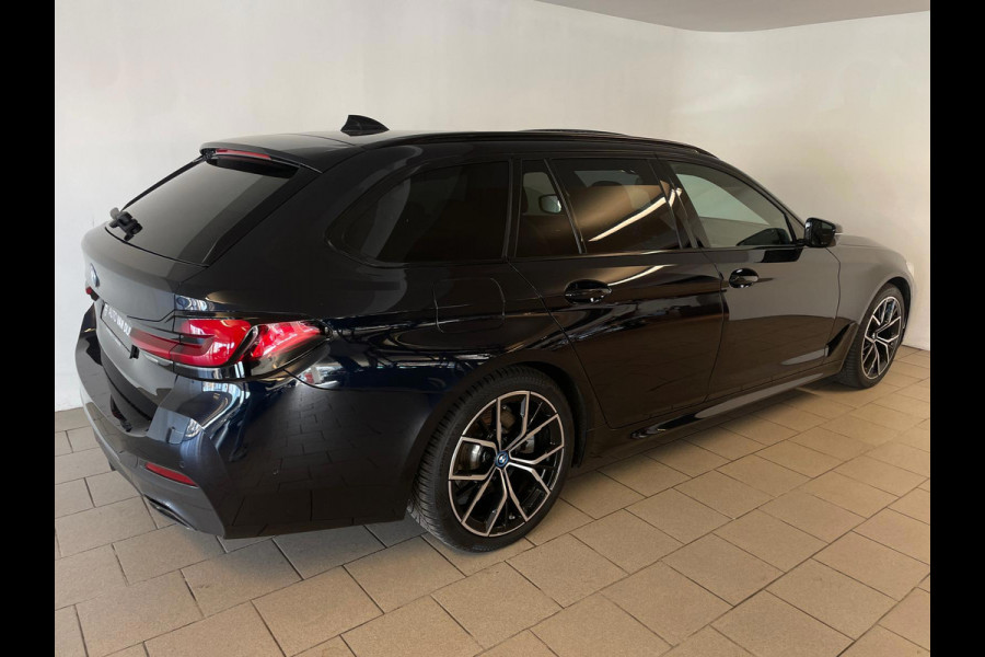 BMW 5 Serie Touring 530e Business Edition Plus AUTOMAAT AIRCO NAVI CRUISE PANO LEDER VELGEN CAMERA NIEUWSTAAT