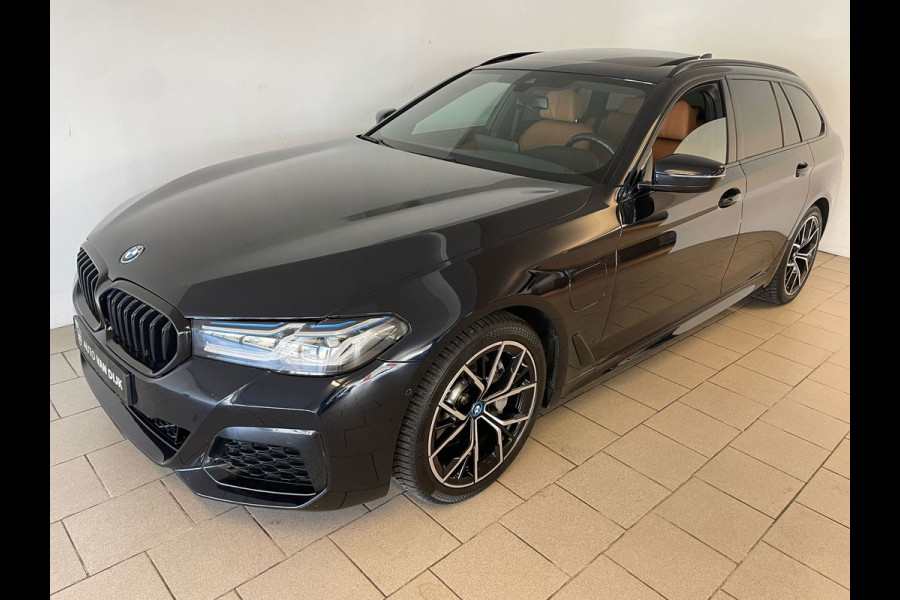 BMW 5 Serie Touring 530e Business Edition Plus AUTOMAAT AIRCO NAVI CRUISE PANO LEDER VELGEN CAMERA NIEUWSTAAT