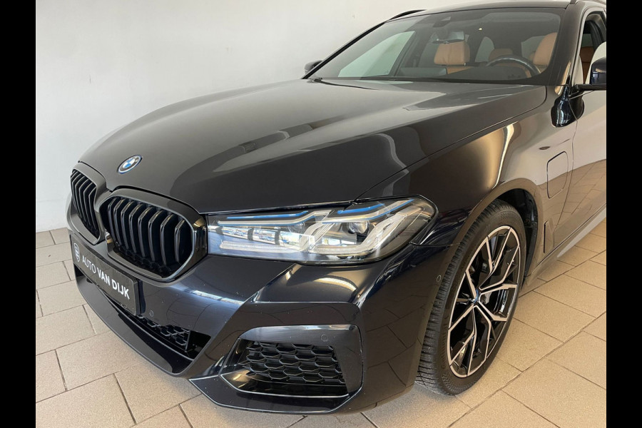 BMW 5 Serie Touring 530e Business Edition Plus AUTOMAAT AIRCO NAVI CRUISE PANO LEDER VELGEN CAMERA NIEUWSTAAT