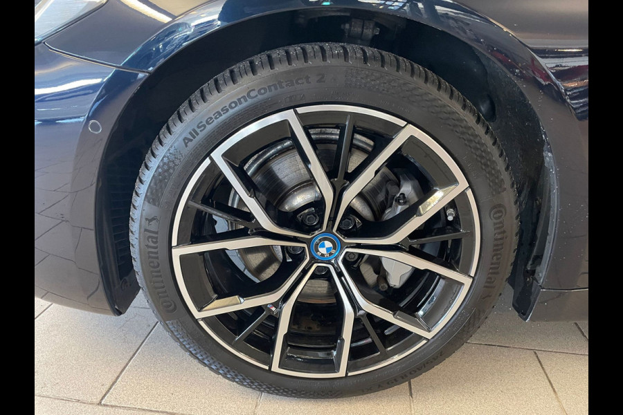 BMW 5 Serie Touring 530e Business Edition Plus AUTOMAAT AIRCO NAVI CRUISE PANO LEDER VELGEN CAMERA NIEUWSTAAT