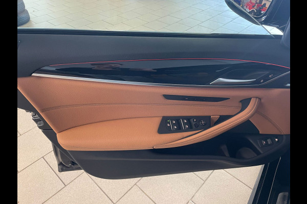 BMW 5 Serie Touring 530e Business Edition Plus AUTOMAAT AIRCO NAVI CRUISE PANO LEDER VELGEN CAMERA NIEUWSTAAT