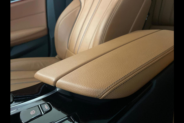 BMW 5 Serie Touring 530e Business Edition Plus AUTOMAAT AIRCO NAVI CRUISE PANO LEDER VELGEN CAMERA NIEUWSTAAT