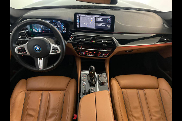 BMW 5 Serie Touring 530e Business Edition Plus AUTOMAAT AIRCO NAVI CRUISE PANO LEDER VELGEN CAMERA NIEUWSTAAT
