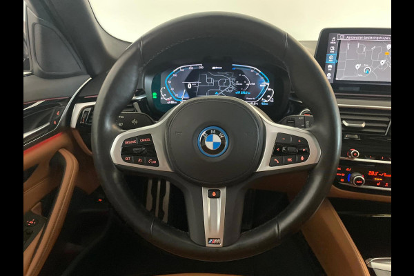 BMW 5 Serie Touring 530e Business Edition Plus AUTOMAAT AIRCO NAVI CRUISE PANO LEDER VELGEN CAMERA NIEUWSTAAT