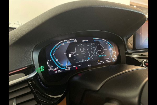 BMW 5 Serie Touring 530e Business Edition Plus AUTOMAAT AIRCO NAVI CRUISE PANO LEDER VELGEN CAMERA NIEUWSTAAT