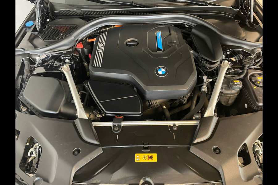 BMW 5 Serie Touring 530e Business Edition Plus AUTOMAAT AIRCO NAVI CRUISE PANO LEDER VELGEN CAMERA NIEUWSTAAT