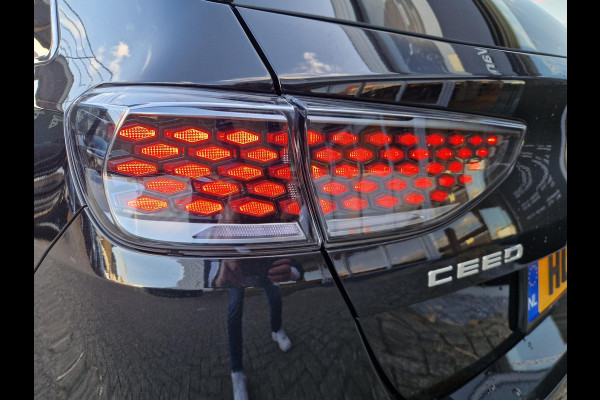 Kia Ceed 1.0 T-GDi Design Edition | Stoelverwarming | Camera | Cruise | Licht- en Regensensor |