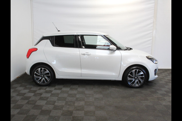 Suzuki Swift 1.2 Style Smart Hybrid CARPLAY | CLIMATE | ADAPCRUISE | DAB | NAVI | LMV16 | CAMERA | PDCA | LED | STOELVERW