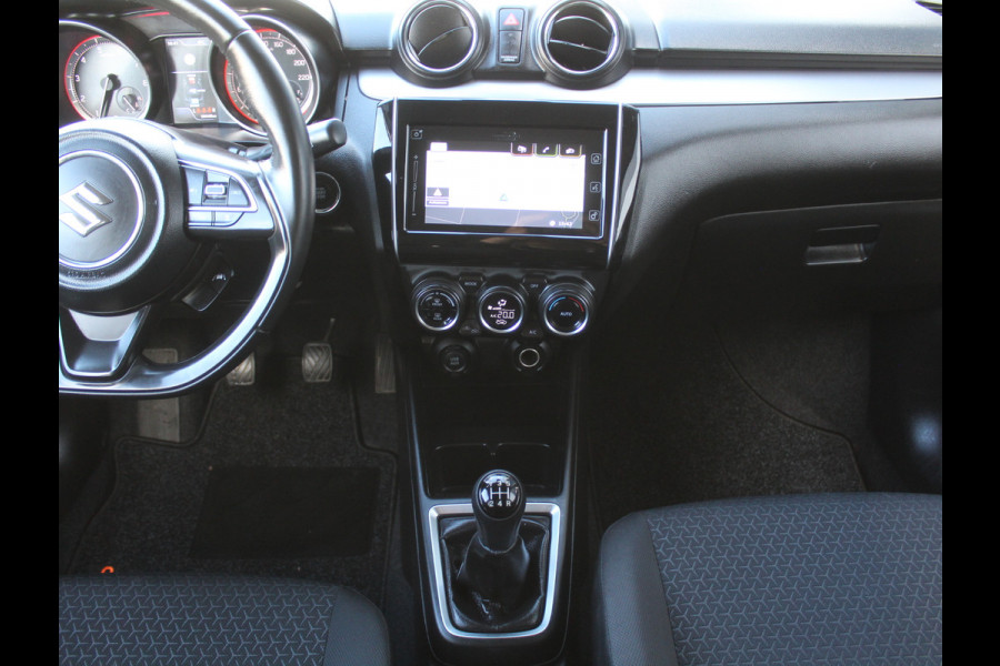Suzuki Swift 1.2 Style Smart Hybrid CARPLAY | CLIMATE | ADAPCRUISE | DAB | NAVI | LMV16 | CAMERA | PDCA | LED | STOELVERW