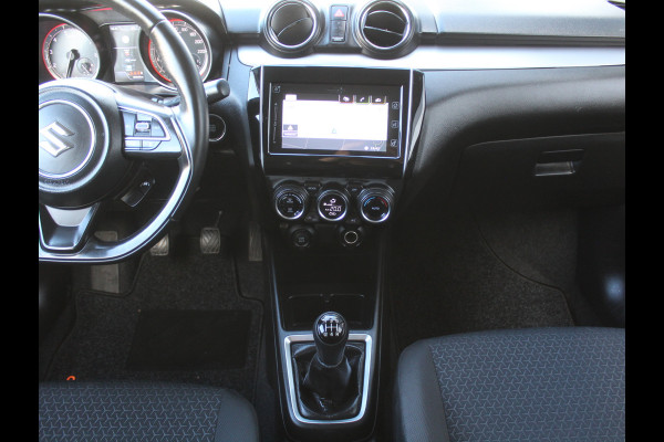 Suzuki Swift 1.2 Style Smart Hybrid CARPLAY | CLIMATE | ADAPCRUISE | DAB | NAVI | LMV16 | CAMERA | PDCA | LED | STOELVERW