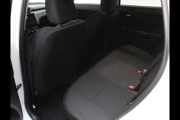 Suzuki Swift 1.2 Style Smart Hybrid CARPLAY | CLIMATE | ADAPCRUISE | DAB | NAVI | LMV16 | CAMERA | PDCA | LED | STOELVERW