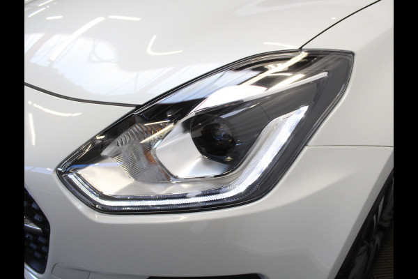Suzuki Swift 1.2 Style Smart Hybrid CARPLAY | CLIMATE | ADAPCRUISE | DAB | NAVI | LMV16 | CAMERA | PDCA | LED | STOELVERW