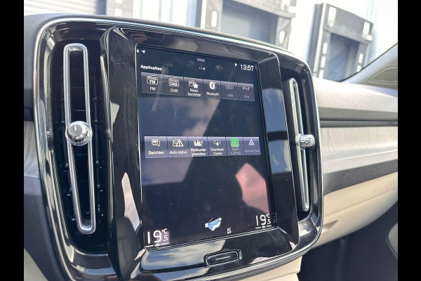 Volvo XC40 1.5 T5 Recharge R-Design | Trekhaak | Panorama dak | Beige Leder | Dealer onderhouden |