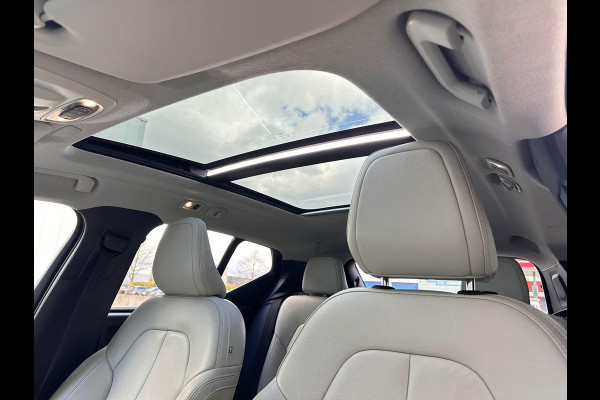 Volvo XC40 1.5 T5 Recharge R-Design | Trekhaak | Panorama dak | Beige Leder | Dealer onderhouden |