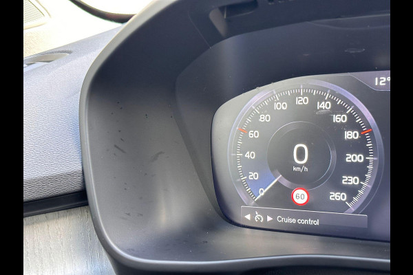 Volvo XC40 1.5 T5 Recharge R-Design | Trekhaak | Panorama dak | Beige Leder | Dealer onderhouden |