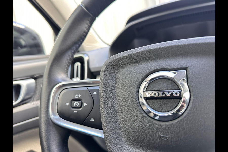 Volvo XC40 1.5 T5 Recharge R-Design | Trekhaak | Panorama dak | Beige Leder | Dealer onderhouden |