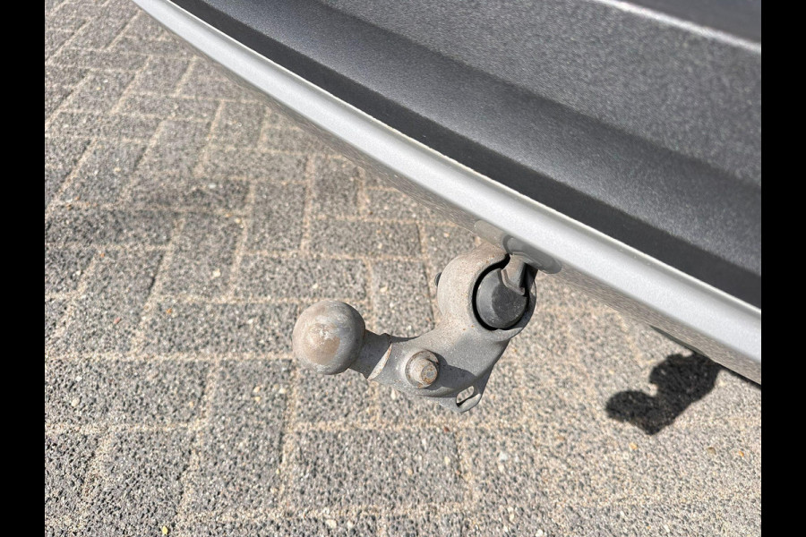 Volvo XC40 1.5 T5 Recharge R-Design | Trekhaak | Panorama dak | Beige Leder | Dealer onderhouden |