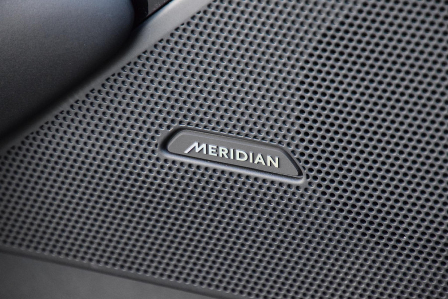 Land Rover Range Rover Velar P400e AWD Dynamic SE PHEV