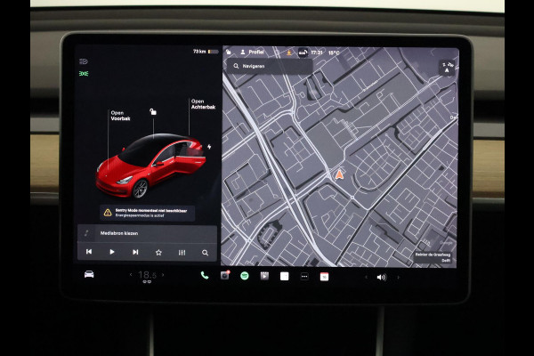 Tesla Model 3 Black Sport Pack RWD Plus 60 kWh 238 PK! | Navigatie | Panoramadak | Camera |