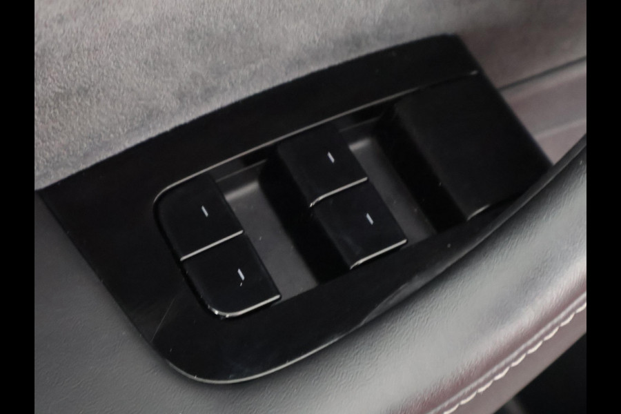 Tesla Model 3 Black Sport Pack RWD Plus 60 kWh 238 PK! | Navigatie | Panoramadak | Camera |