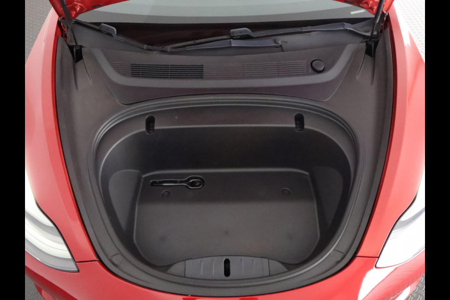 Tesla Model 3 Black Sport Pack RWD Plus 60 kWh 238 PK! | Navigatie | Panoramadak | Camera |