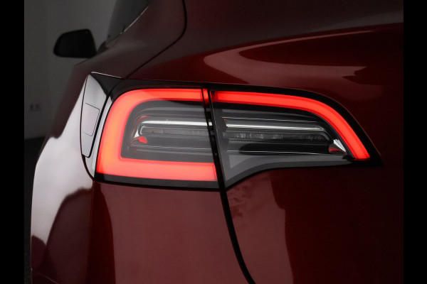 Tesla Model 3 Black Sport Pack RWD Plus 60 kWh 238 PK! | Navigatie | Panoramadak | Camera |