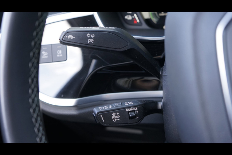 Audi Q3 45 TFSIe 3x S-Line Black Optik AUTOMAAT-ACC-CAMERA-CLIMA-KEYLESS-MATRIX LED-SONOS-STOELVERWARMING-VIRTUEEL