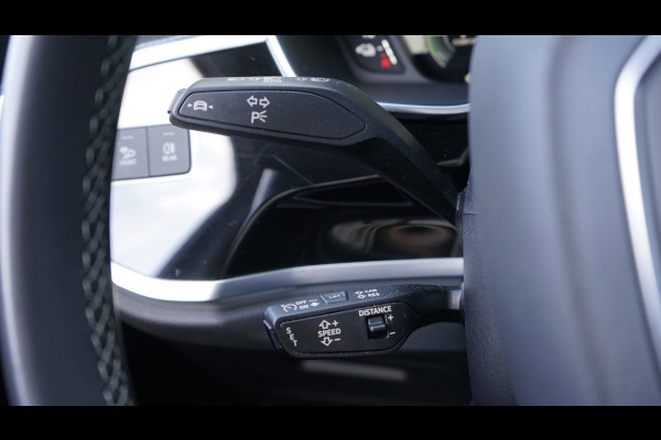 Audi Q3 45 TFSIe 3x S-Line Black Optik AUTOMAAT-ACC-CAMERA-CLIMA-KEYLESS-MATRIX LED-SONOS-STOELVERWARMING-VIRTUEEL